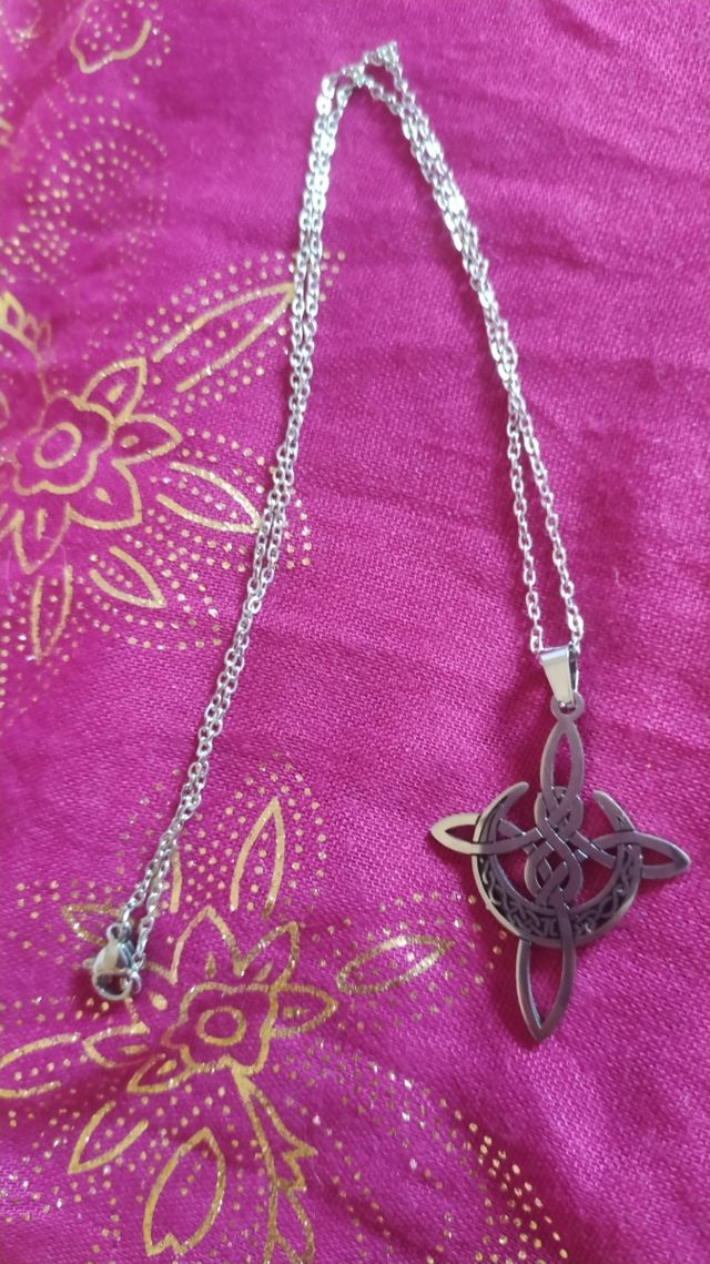 Colgante Nudo de Bruja