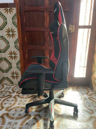 Silla gaming Voveii roja y negra