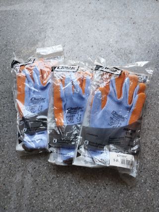  destornilladores, cutter, cinta y guantes