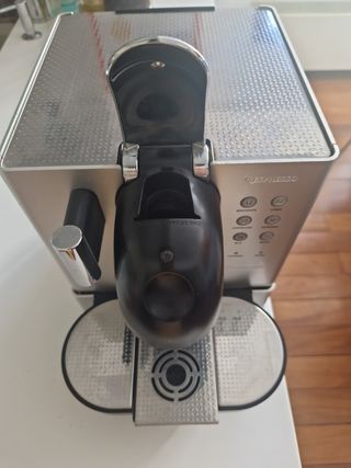 Cafetera Nespresso DeLonghi