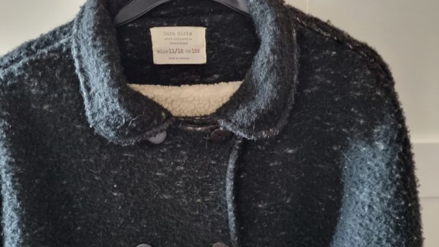 Abrigo negro Zara