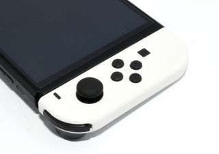 Nintendo Switch OLED - Blanca y Negra