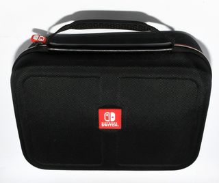 Nintendo Switch OLED - Blanca y Negra