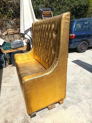Divano Chesterfield Gold