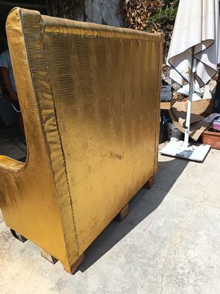 Divano Chesterfield Gold