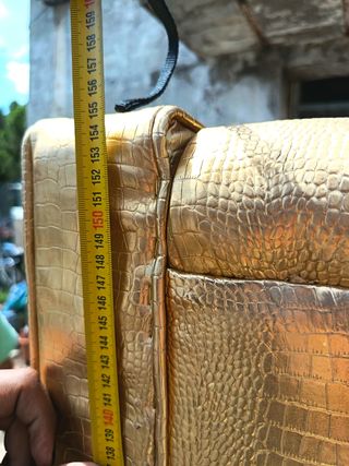 Divano Chesterfield Gold