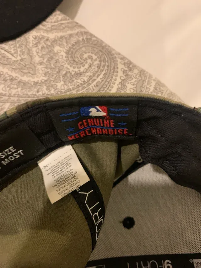 4 Gorras New Era, DC, OBEY