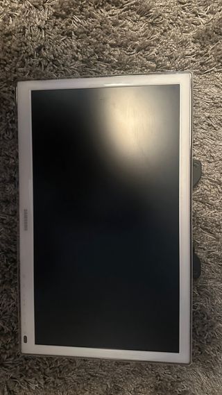 TV SAMSUNG 22" + Soporte