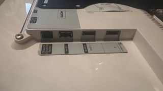 TV SAMSUNG 22" + Soporte