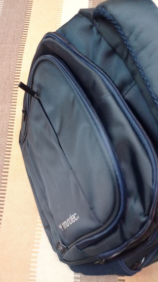Mochila azul.