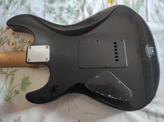 Guitarra Yamaha ERG121 