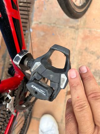 Bicicleta carretera Giant roja