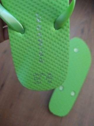 Chanclas Primark verdes