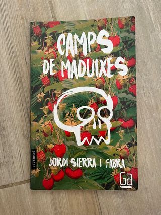 Camps de maduixes (Gran Angular) (Catalan Edition)