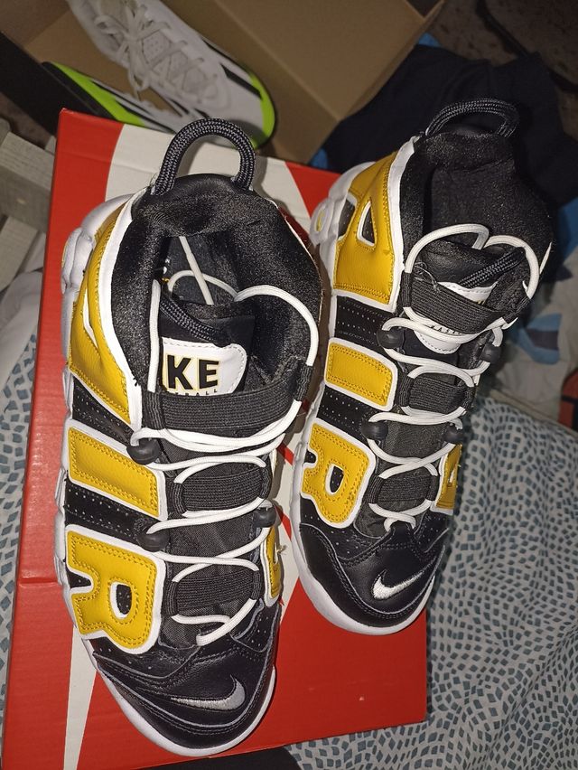 Nike Air More Uptempo 39 - Negras/Amarillas