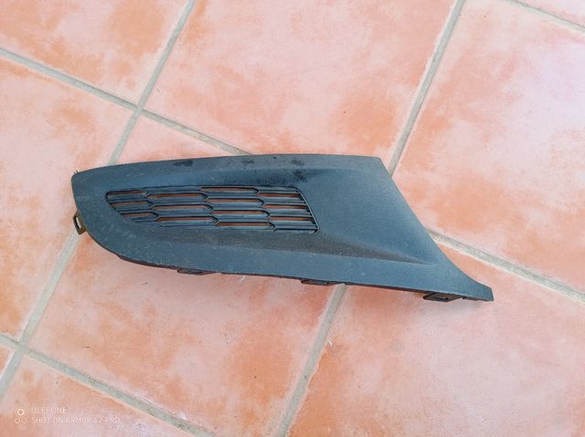 Rejilla frontal Polo