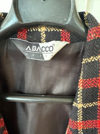 Americana cuadros roja, negra, beige