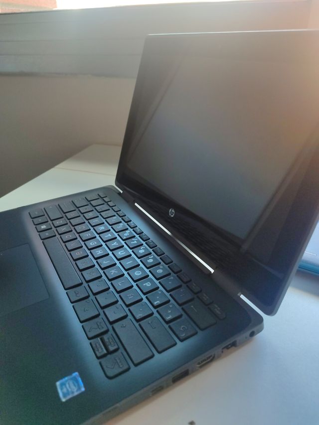 Portátil HP - Pantalla rota