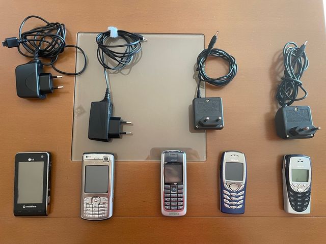 Teléfonos Nokia y LG antiguos