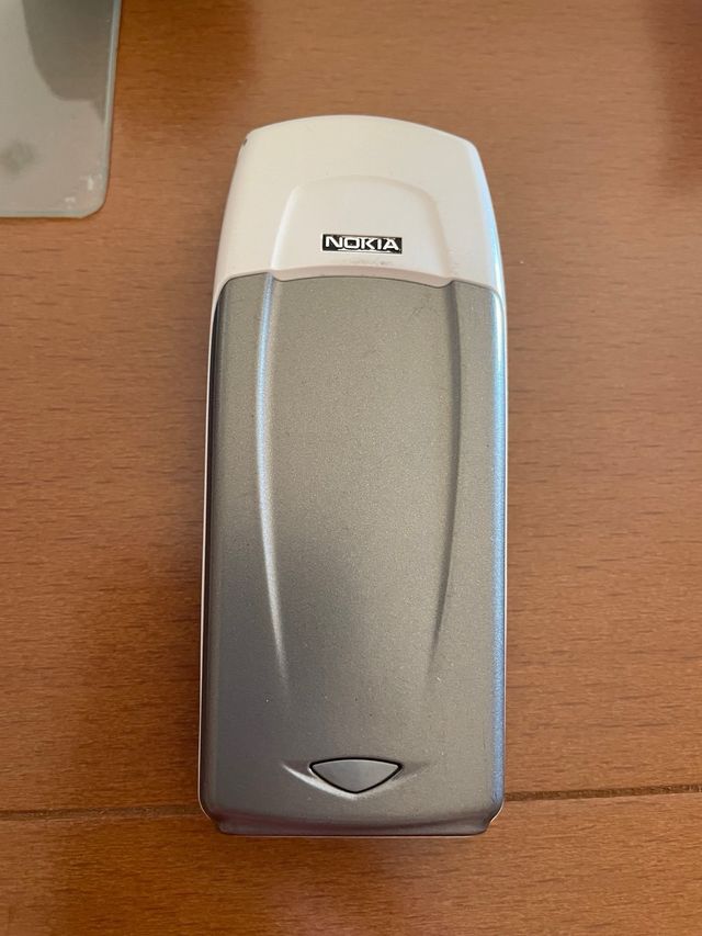 Teléfonos Nokia y LG antiguos