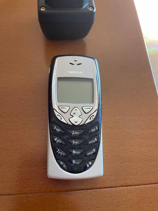 Teléfonos Nokia y LG antiguos