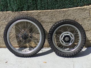 Llantas Honda Dominator 19" usadas