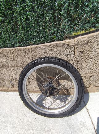 Llantas Honda Dominator 19" usadas