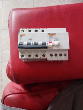 Interruttore Merlin Gerin Vigi C60 9 moduli