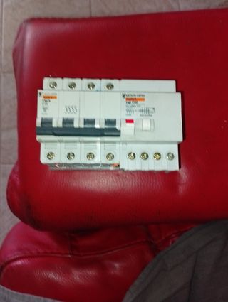 Interruttore Merlin Gerin Vigi C60 9 moduli