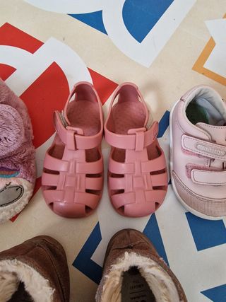 Zapatillas bebé nº 22 - Lote 4 pares