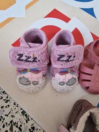 Zapatillas bebé nº 22 - Lote 4 pares