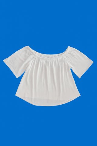 Blusa blanca hombros caídos