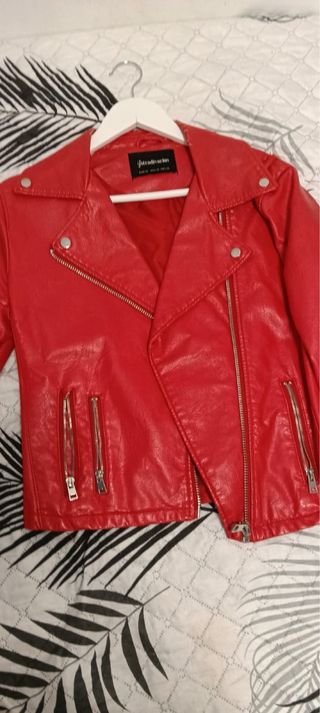 Chaqueta roja Stradivarius