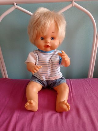 Muñeco Nenuco bebé rubio