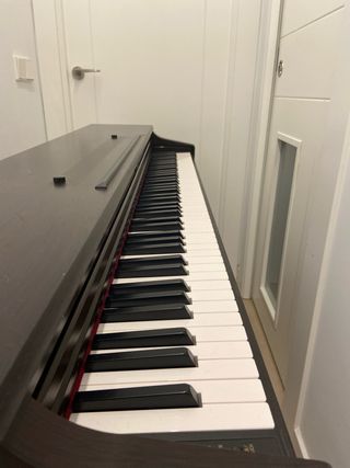 Piano electrón. Roland HP-20+(taburete gratis)