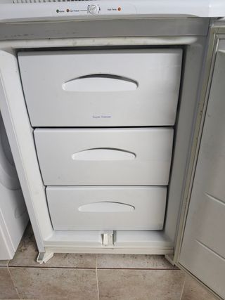 Congelador Indesit. No  enfría bien