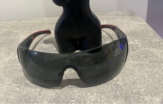 Gafas de sol de una marca exclusiva.
