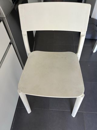 Mesa comedor blanca + 2 sillas Ikea