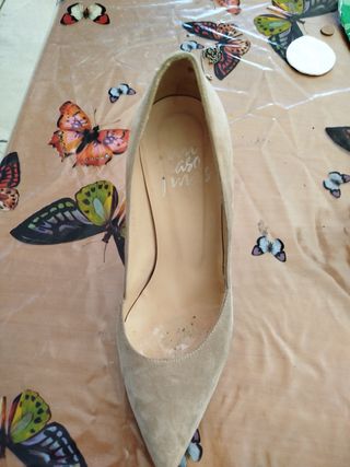 Tacones beige de ante