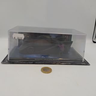 BATMÓVIL DE BATMAN - MAQUETA