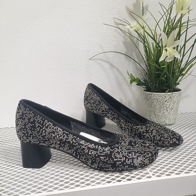 Zapatos tacón negros brillantes