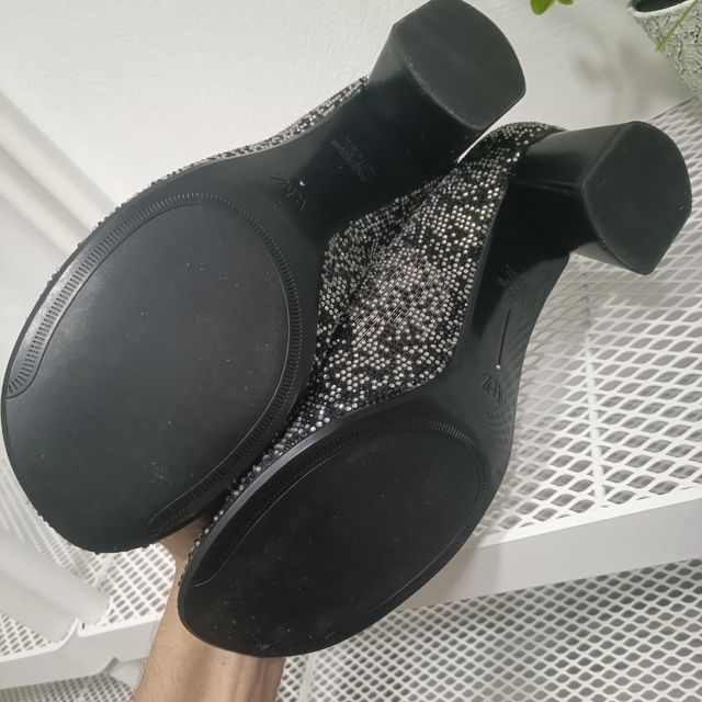 Zapatos tacón negros brillantes