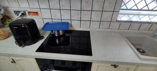 Cucina beige in legno - 3 ante