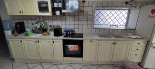 Cucina beige in legno - 3 ante