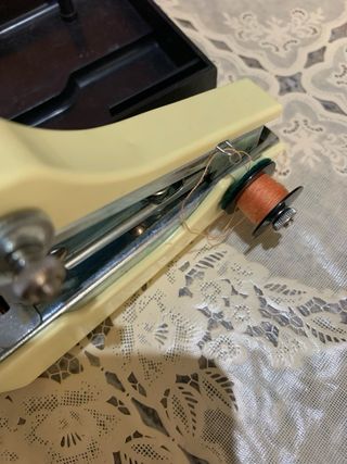 Macchina da cucire portatile vintage