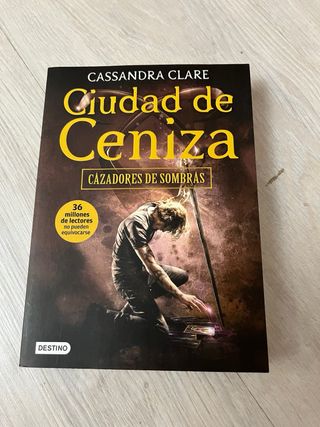 Saga Cazadores de sombras 