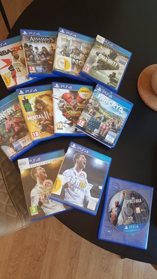 PS4 (PlayStation 4) - 2 mandos + 11 juegos
