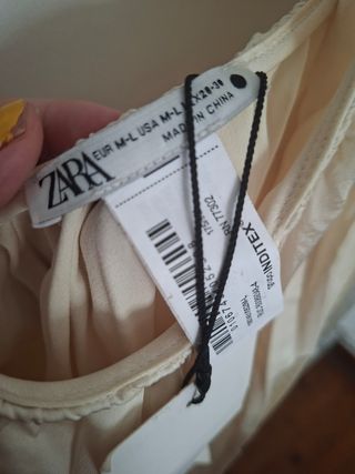 Vestido Zara beige plisado 