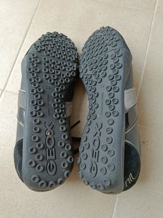 Zapatos Geox negros deportivos