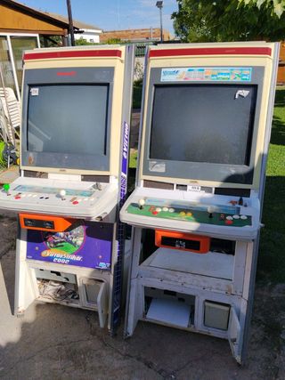 Lote 
2 máquinas recreativas Sega Naomi